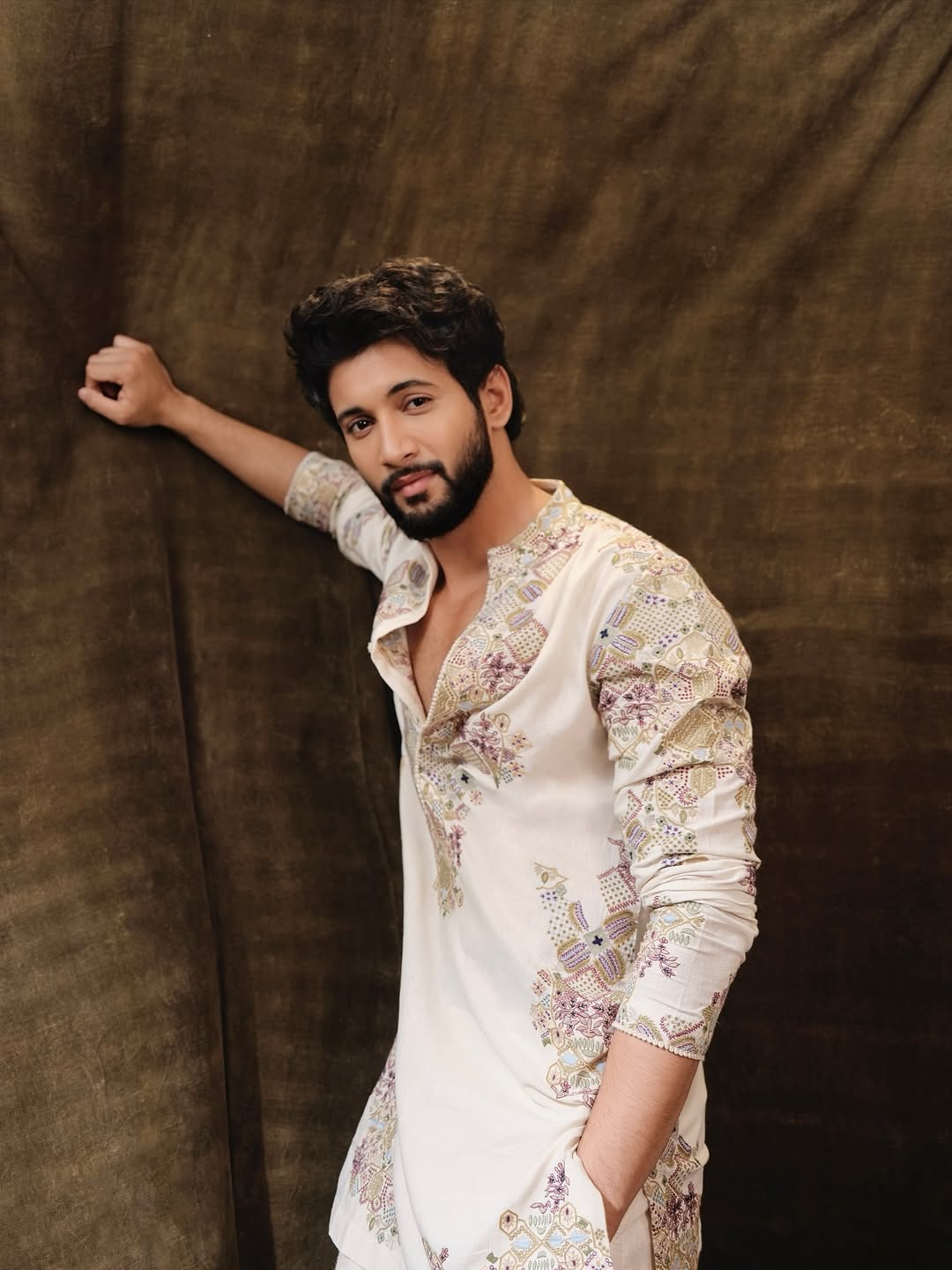 Contemporary Embroidered Kurta Set for Men