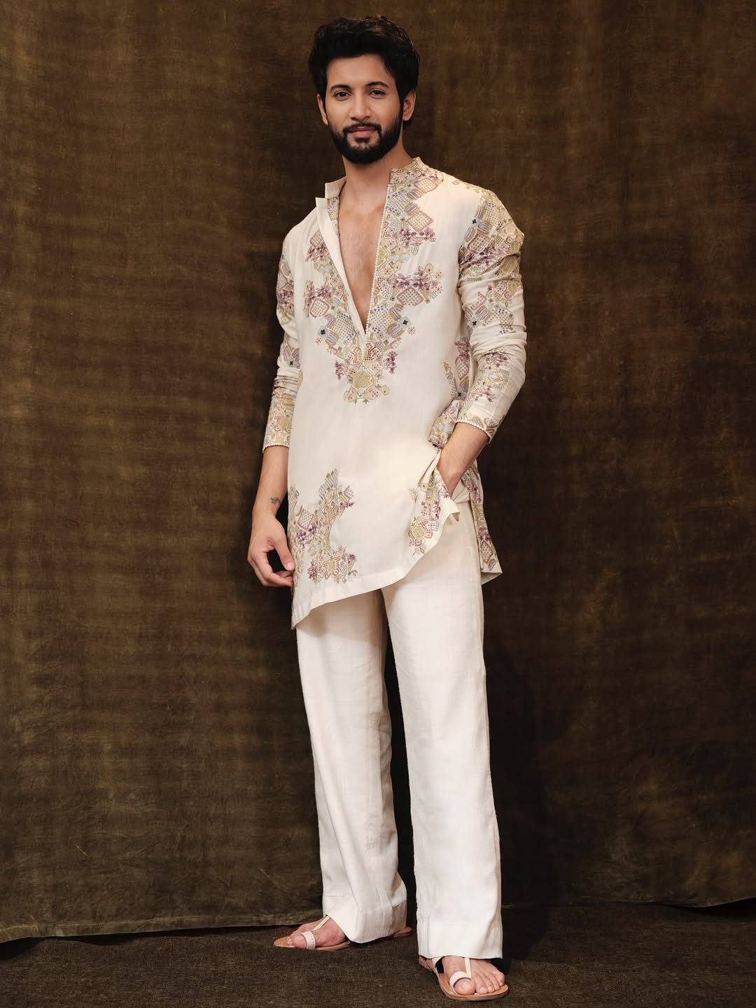 Contemporary Embroidered Kurta Set for Men
