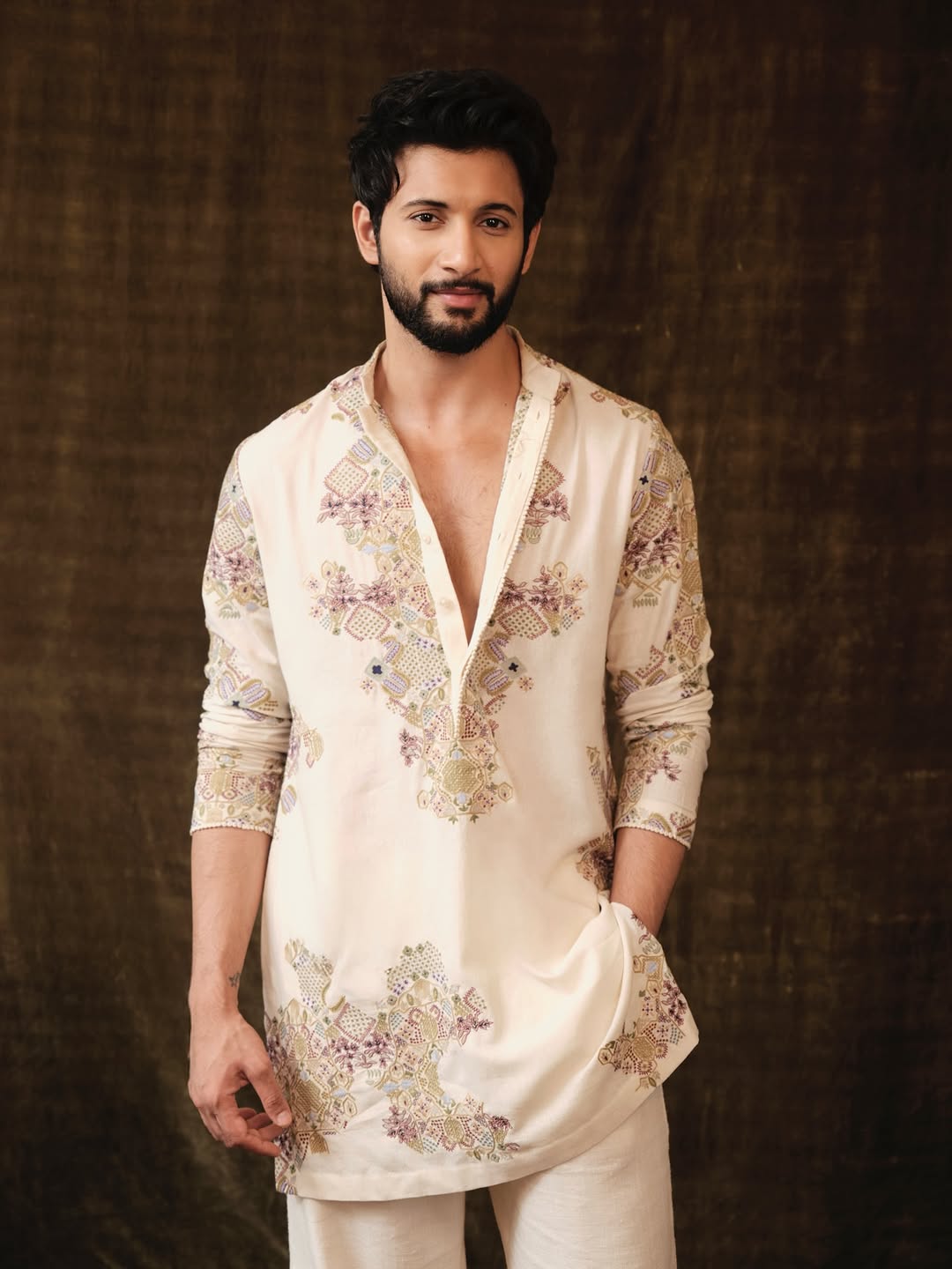 Contemporary Embroidered Kurta Set for Men