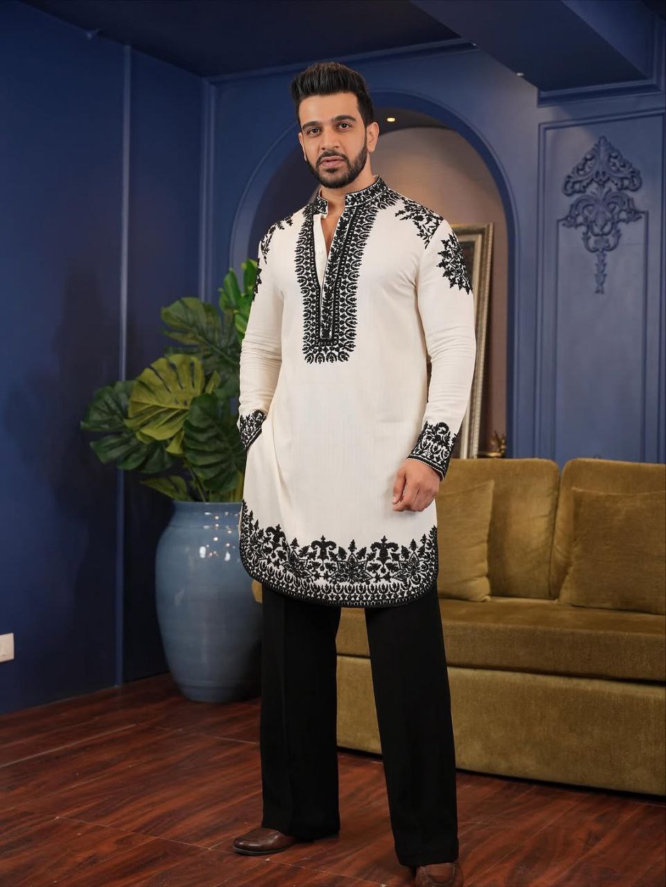 Off-White Kurta with Intricate Black Threadwork Embroidery  2